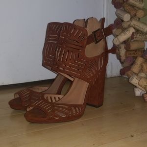 Saude patterned heels size 6.5